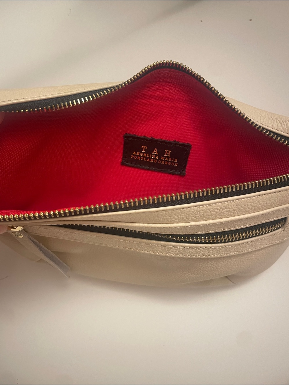 Tah Cream Leather Crossbody Bag with Tassel - Picture 2 of 4
